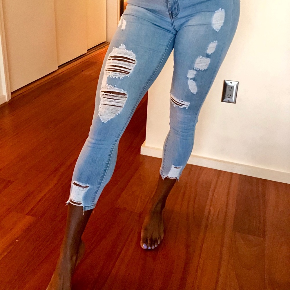 Light Wash Distressed Denim Jeans - Picture 3 of 5